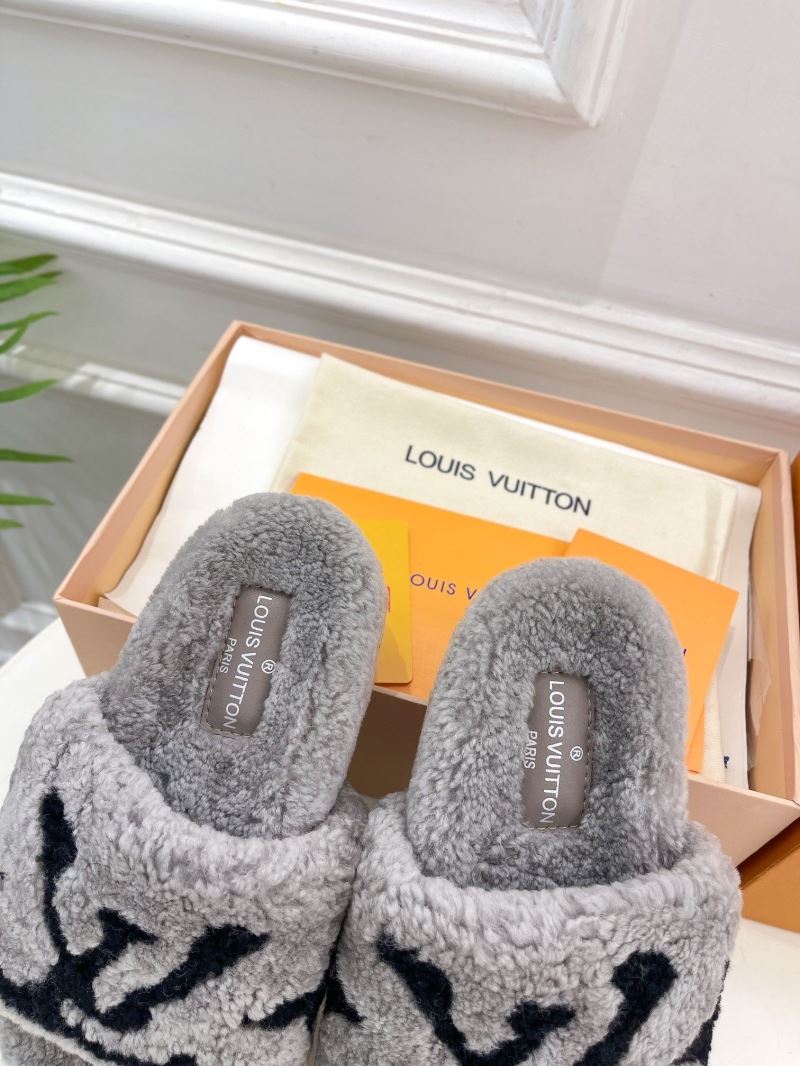 Louis Vuitton Slippers